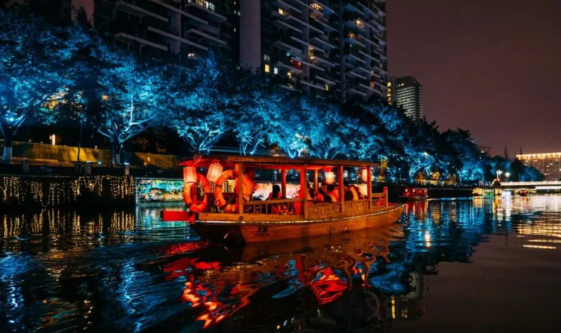 LED显示屏点亮夜游经济，，，科技赋能夜间消耗新图景